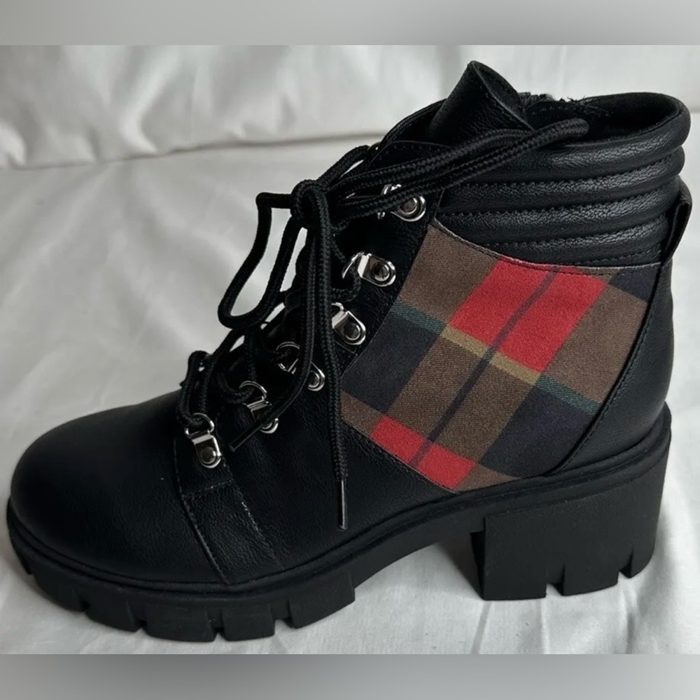 Sun Stone Ruthee Lug Sole plaid Booties Black Size 8.5 M - Picture 2 of 9